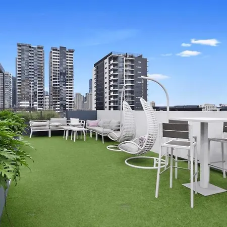 Spacious Nest Convenient Everywhere Free Parking Apartment Brisbane