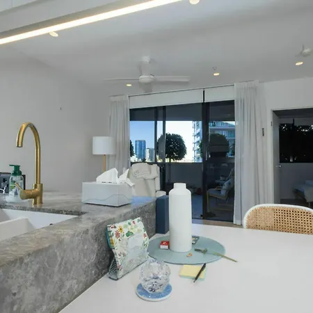 Modern 2bdr Milton Near Suncorp Stadium *