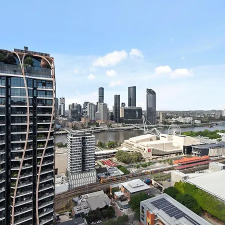 Perfect Penthouse! Views, Location, & Comfort! Apartment