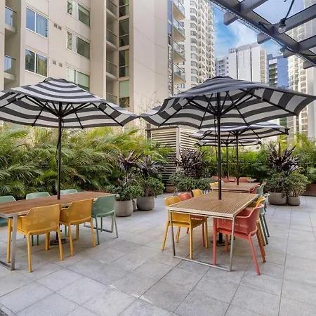 Stylish Cbd With Pool, Sauna, Gym & Bathtub Brisbane
