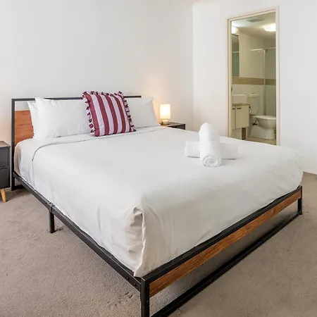 Prime Location River Glimpse 2br Walk To Cbd With Parking Apartment *