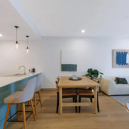 Riverstone Perch - Urban Comfort Near River Brisbane