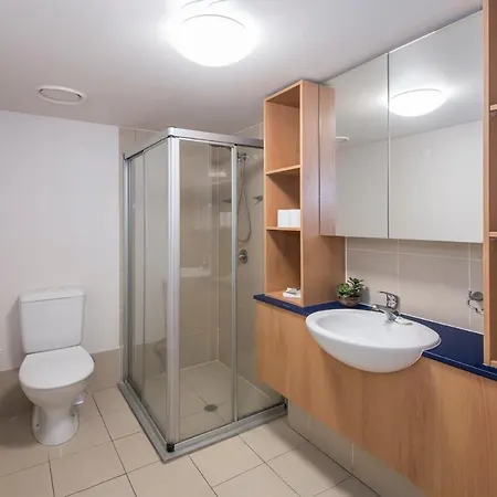 Oversized 2 Bed With Terrace And Free Parking - Stroll To Hsw *