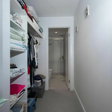 Modern 2bdr Milton Near Suncorp Stadium Apartment