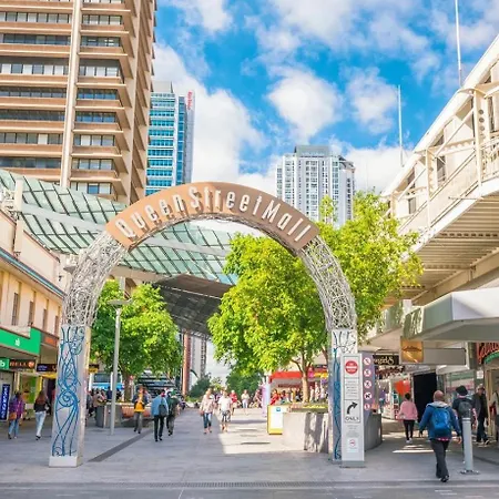 Stylish Cbd With Pool, Sauna, Gym & Bathtub
