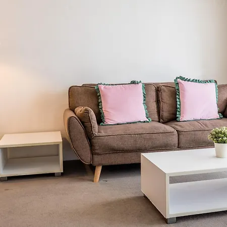 Prime Location River Glimpse 2br Walk To Cbd With Parking Brisbane