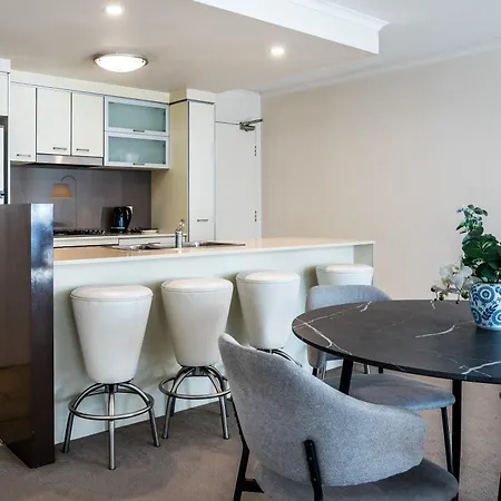 Apartment Prime Location River Glimpse 2br Walk To Cbd With Parking