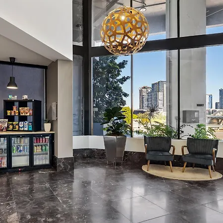 North Quay Apartment *