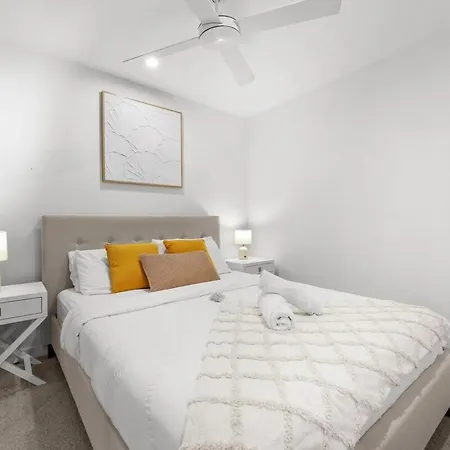 2br Sky - Pool - Gym - Sleeps 6 - Baby Apartment