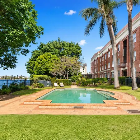 Woolstore Teneriffe Apartment
