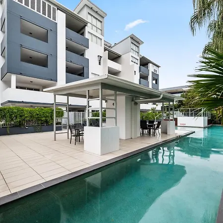 Two-level 3br With Rooftop Balcony & 2 Car Parks Apartment Brisbane