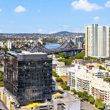 Luxe 3br Penthouse With Story Bridge And River Views Apartment