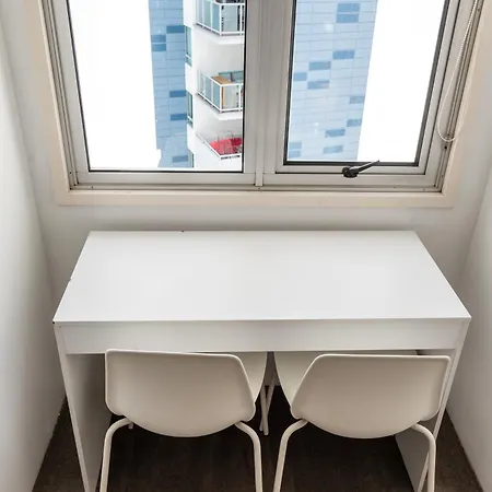 Prime Location River Glimpse 2br Walk To Cbd With Parking *