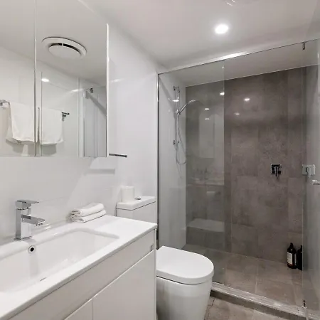 Apartment Spacious Nest Convenient Everywhere Free Parking