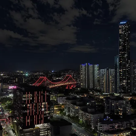 Luxe 3br Penthouse With Story Bridge And River Views Apartment *