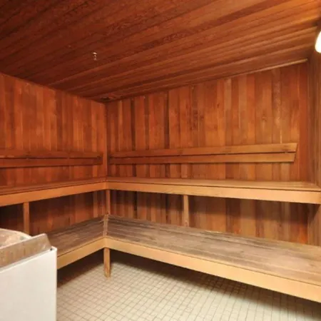 Wake To The River 3 Bedroom Riverside With Pool Gym And Parking