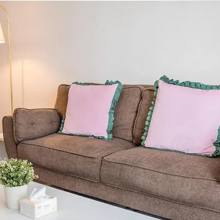 Prime Location River Glimpse 2br Walk To Cbd With Parking Apartment Brisbane