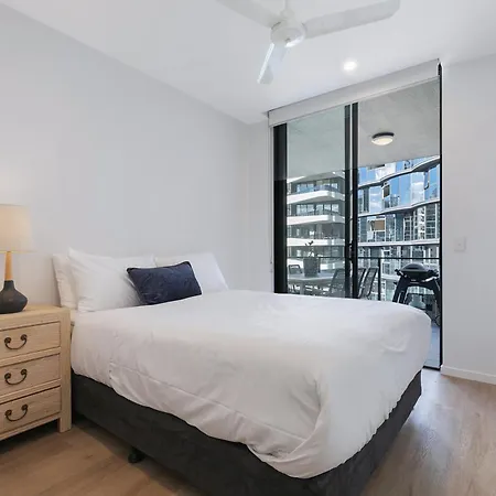 Riverstone Perch - Urban Comfort Near River Apartment *