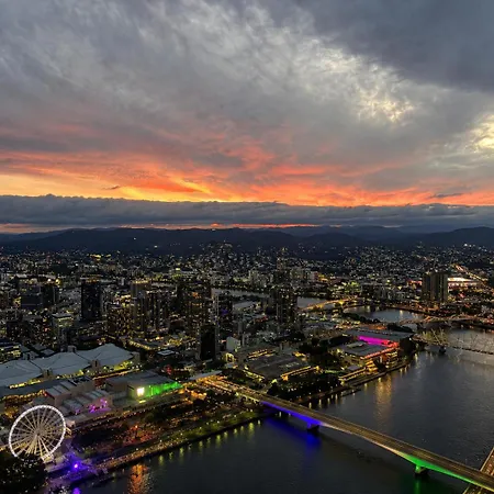 63 Floors Up & A Million-dollar View W/ Carpark - Brisbane