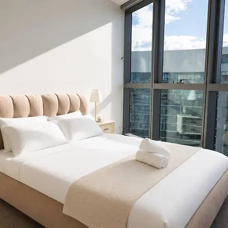 Skyline Poetry - 1br Premium In Qwr * Brisbane