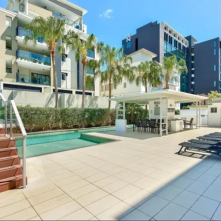 Apartment Two-level 3br With Rooftop Balcony & 2 Car Parks Brisbane