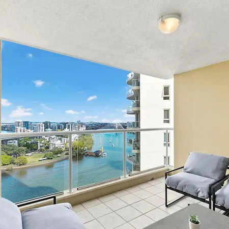 Apartment Wake To The River 3 Bedroom Riverside With Pool Gym And Parking Brisbane