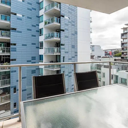 Apartment Prime Location River Glimpse 2br Walk To Cbd With Parking