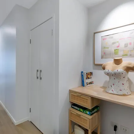 Riverstone Perch - Urban Comfort Near River Apartment