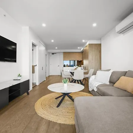 Apartment 2br Sky - Pool - Gym - Sleeps 6 - Baby