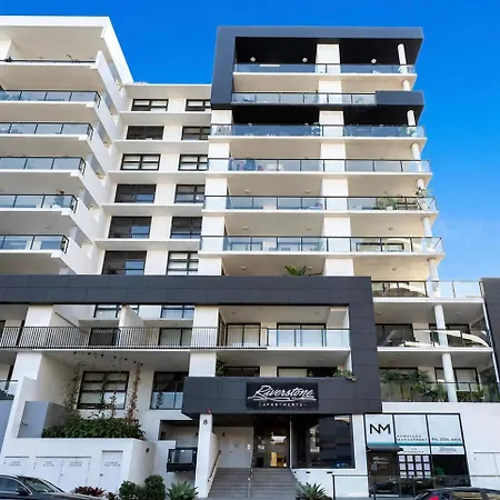 Apartment Riverstone Perch - Urban Comfort Near River *