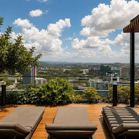 2br Sky - Pool - Gym - Sleeps 6 - Baby