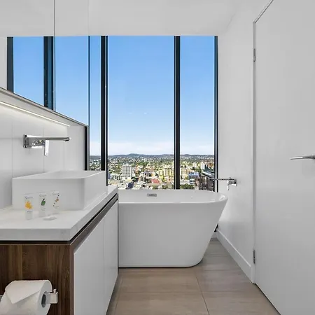 Luxe 3br Penthouse With Story Bridge And River Views Apartment