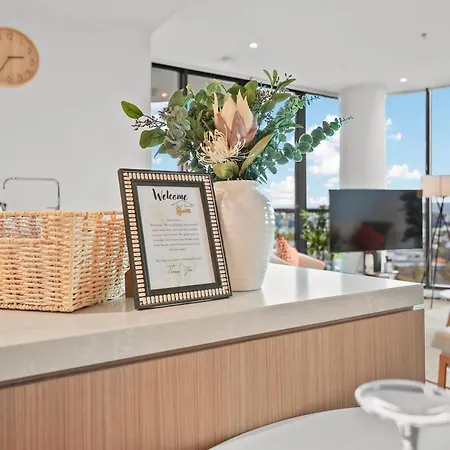 Lvl 22 - Sleep 8 - Pool Cinema & Parking * Brisbane