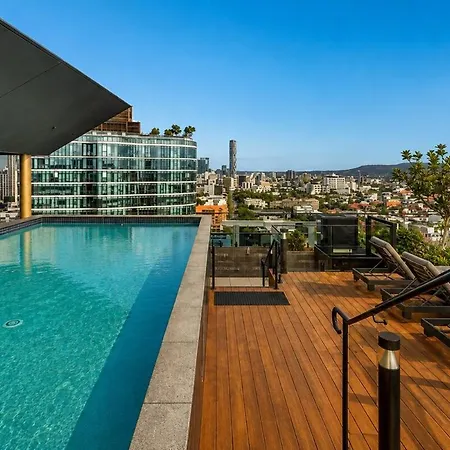 2br Sky - Pool - Gym - Sleeps 6 - Baby Brisbane