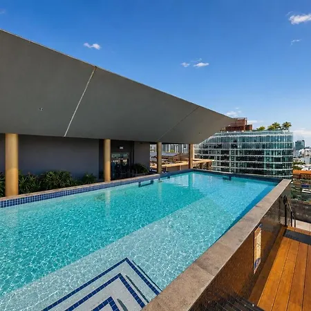 2br Sky - Pool - Gym - Sleeps 6 - Baby *