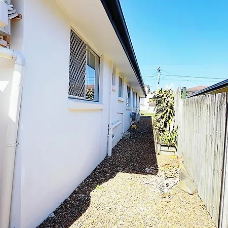 Apartment Sunny 3br Family House With Pool Sunnybank *