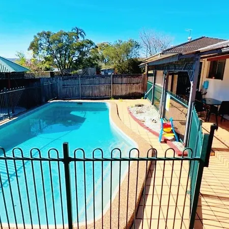 Sunny 3br Family House With Pool Sunnybank Apartment *