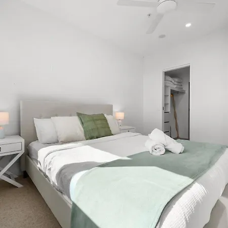 Apartment 2br Sky - Pool - Gym - Sleeps 6 - Baby *