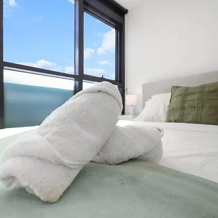 Apartment 2br Sky - Pool - Gym - Sleeps 6 - Baby