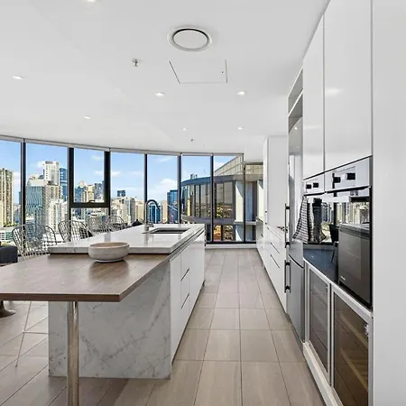 Luxe 3br Penthouse With Story Bridge And River Views