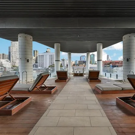Lvl 22 - Sleep 8 - Pool Cinema & Parking Apartment Brisbane