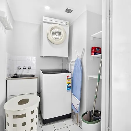 Wake To The River 3 Bedroom Riverside With Pool Gym And Parking Brisbane