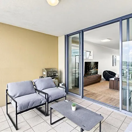 Wake To The River 3 Bedroom Riverside With Pool Gym And Parking