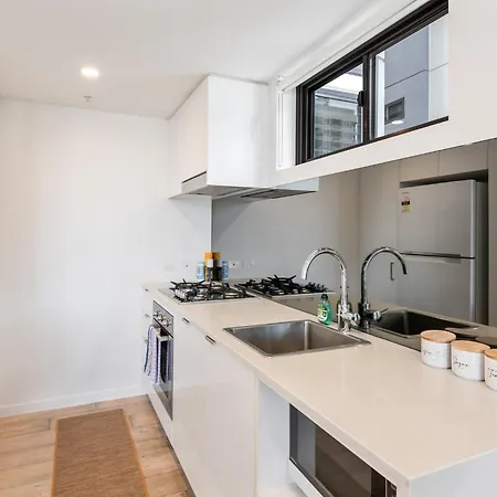 Convenient To Urban Living By Private Host Apartment *