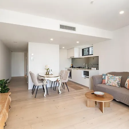 Convenient To Urban Living By Private Host Apartment