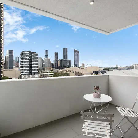 Apartment Convenient To Urban Living By Private Host Brisbane