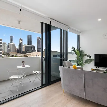 Convenient To Urban Living By Private Host Apartment *