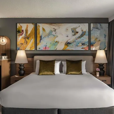 Hotel Mercure Spring Hill 4*
