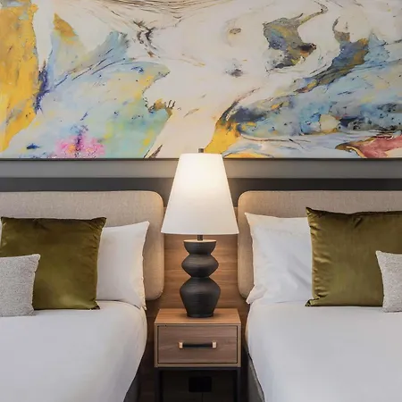 Hotel Mercure Spring Hill 4*