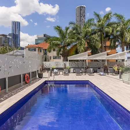 Mercure Spring Hill Hotel 4*